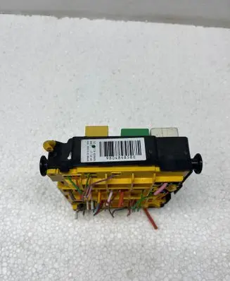Citroen C4 Grand Picasso Fuse module 9804848580