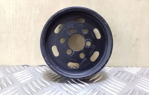 Volkswagen Golf IV Power steering pump pulley 038145255B
