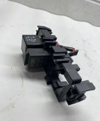 Audi A6 S6 C6 4F Fuse module