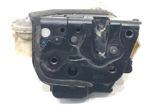 Audi A4 S4 B7 8E 8H Front door lock 8E1837015AA