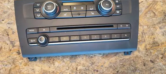BMW X3 F25 Air conditioning/heating control unit 9289958 1302240503