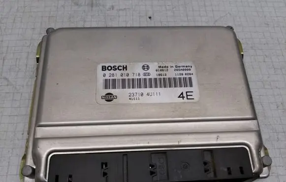 Nissan Almera Tino Engine control unit/module 0281010718 237104U111