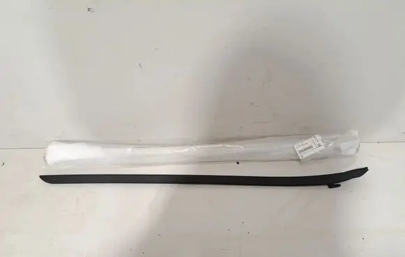 BMW 2 F45 Windshield trim 7301036