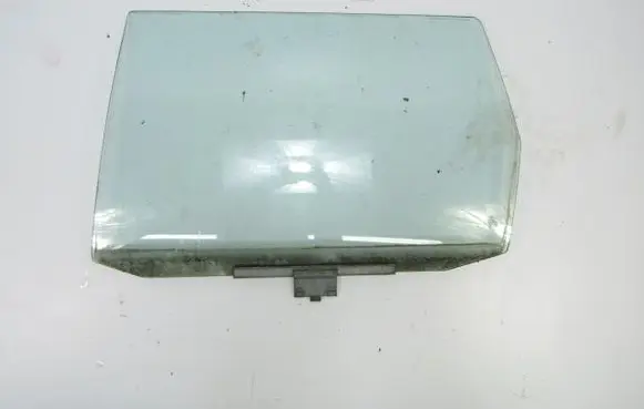 Volkswagen PASSAT B3 Rear door window glass 