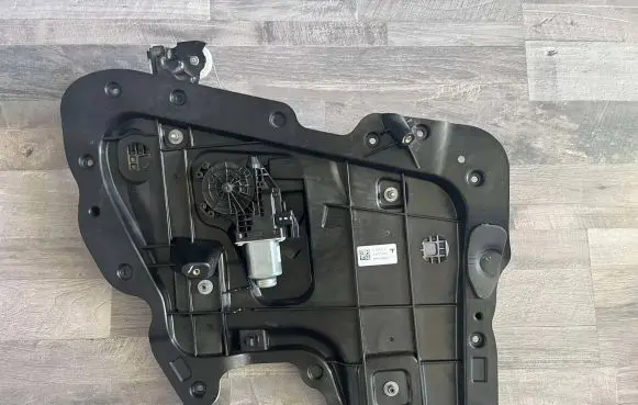 Tesla Model 3 Rear door lock 16964315