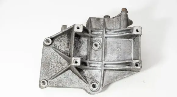 Audi A4 S4 B5 8D Engine mounting bracket 028260885A