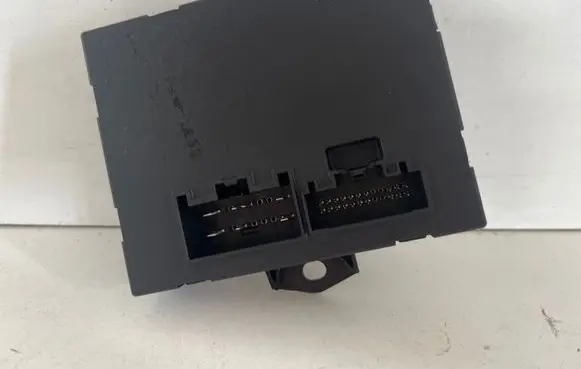 Ford Kuga II Tailgate/trunk control unit/module 918673