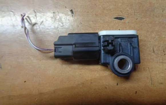 Ford Kuga I Airbag deployment crash/impact sensor AM5T14B342AA