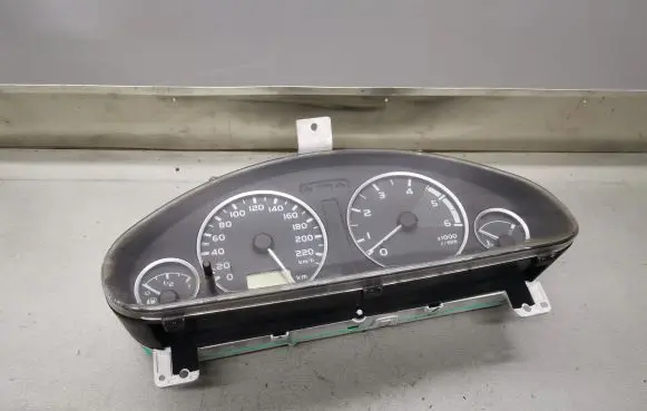 Hyundai Trajet Speedometer (instrument cluster) 216745454 21674545