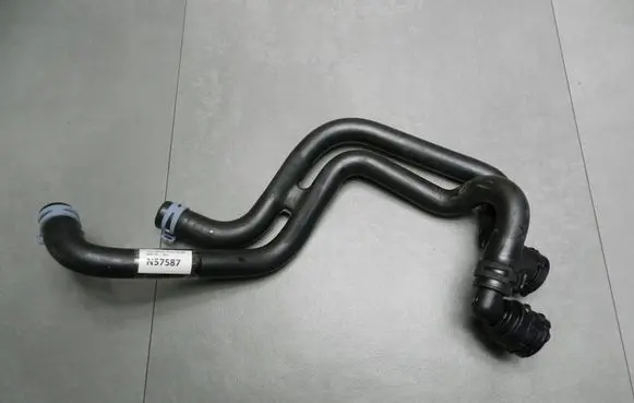 Seat Arona Engine coolant pipe/hose 5Q0121156C