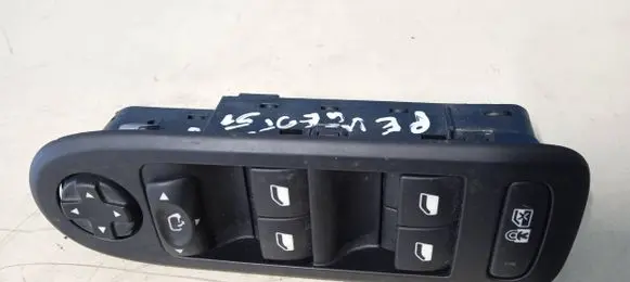 Peugeot 508 Electric window control switch 98026370ZD