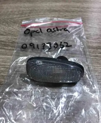 Opel Zafira A Front bumper turn signal 09133062