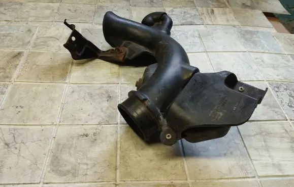 Honda FR-V Air intake duct part ATP27