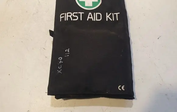 Volvo XC70 First aid kit 