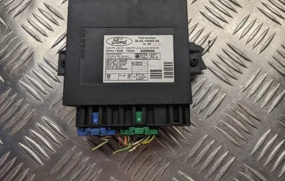 Ford Focus Comfort/convenience module 98AG15K600DB 5WK47230B