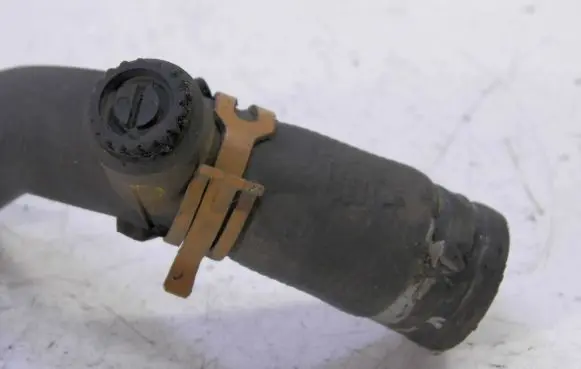 Renault Megane II Engine coolant pipe/hose