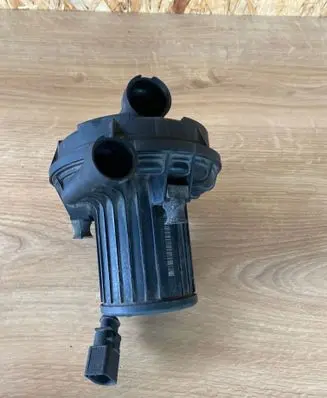Audi A3 S3 8L Secondary air pump 06A959253B