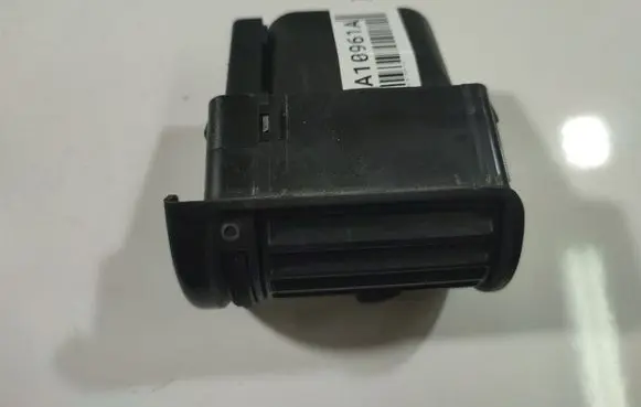 Audi A4 S4 B5 8D Dash center air vent grill 8D1820901