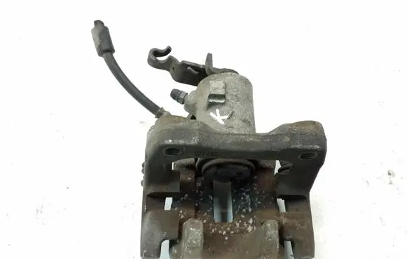 Volkswagen Jetta VI Rear brake caliper