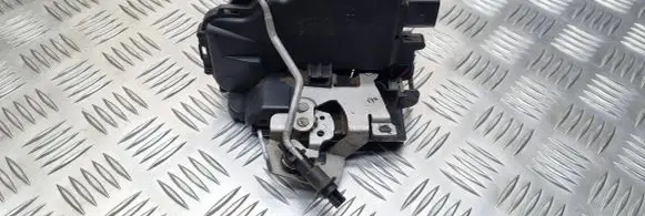 Audi A6 S6 C5 4B Rear door lock