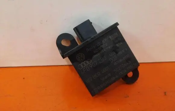 Audi Q7 4L Tire pressure sensor 4F090728305
