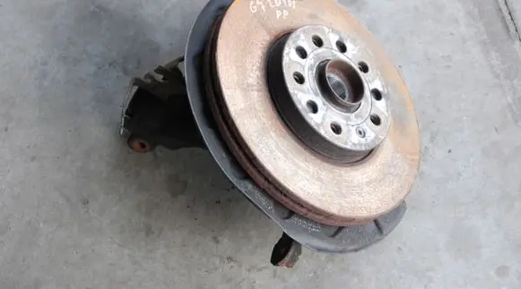 Volkswagen Golf VII Front wheel hub spindle knuckle 150KM