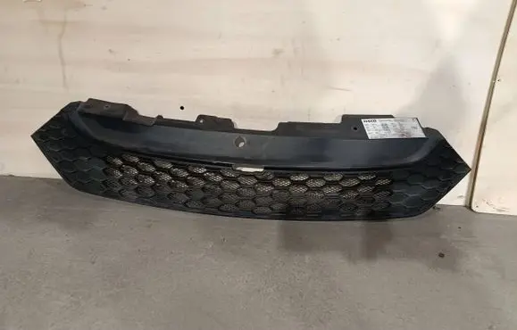 Iveco Daily 6th gen Front bumper upper radiator grill 5801543607 5801587018 3790