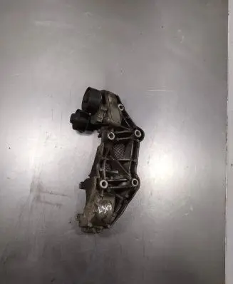 Nissan X-Trail T31 Engine mounting bracket 8200527320