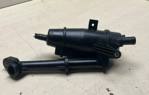 Opel Insignia A Oil breather separator 55575980 70367396 565581915