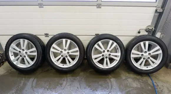 Toyota Avensis T270 R17 alloy rim 42611YY270