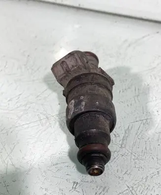 Audi A6 S6 C4 4A Fuel injector 078133551n