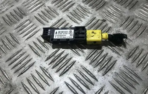 Audi A3 S3 8P Airbag deployment crash/impact sensor 4b0959643e 201069
