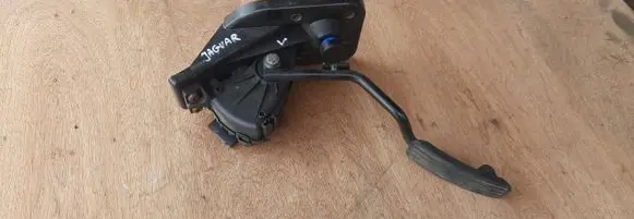 Jaguar XF X250 Accelerator throttle pedal 8X239F832B