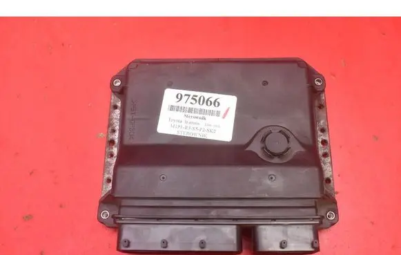 Toyota Avensis T270 Engine control unit/module ECU 89661-05D22