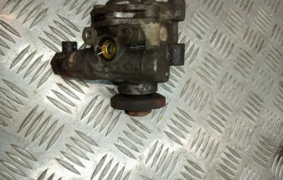 Volkswagen Caddy Power steering pump