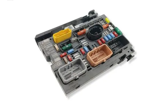 Peugeot 308 Fuse module 9675878480