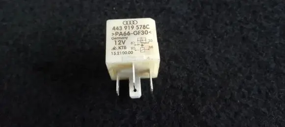 Volkswagen PASSAT B5.5 Other relay 443919578C 15.2100.00