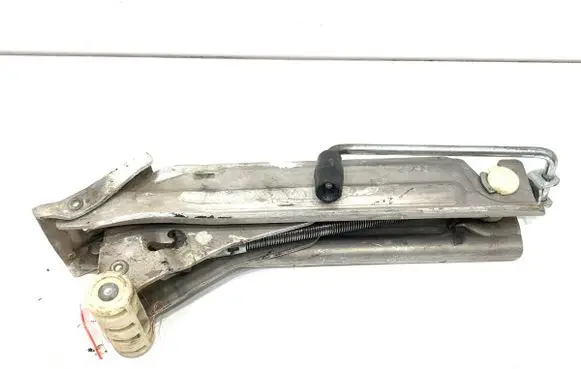 Audi A6 S6 C6 4F Other under body part 4F0011031