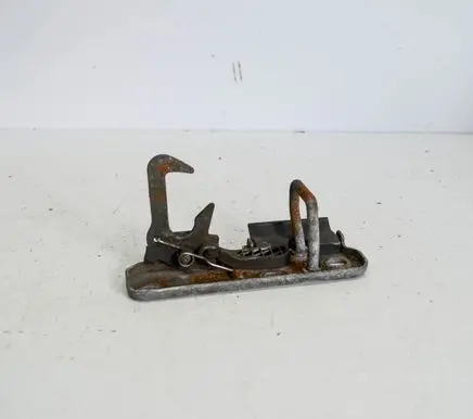 Volkswagen Golf VI Engine bonnet/hood lock/latch loop/hook 1Q0823480