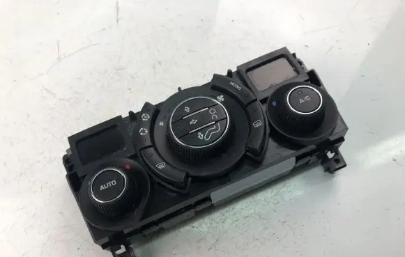 Peugeot 3008 I Interior fan control switch 96738322XT