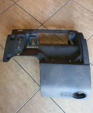 Glove box