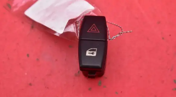 BMW 5 E60 E61 Hazard light switch 6131-6919506