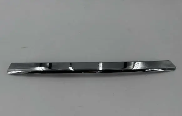 Front bumper splitter molding