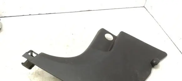 Foot area side trim