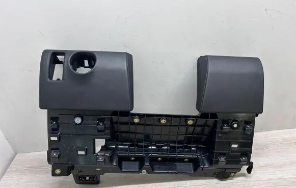 Dashboard lower bottom trim panel