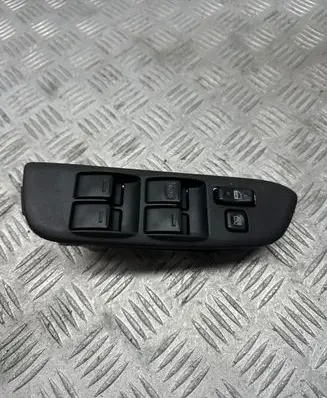 Toyota RAV 4 (XA20) Electric window control switch 8482042180