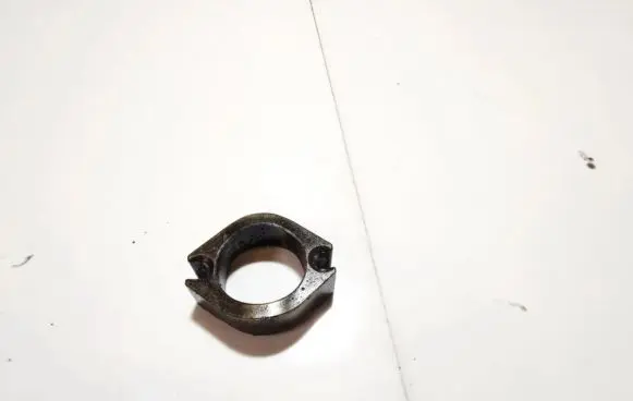 Subaru Legacy Fuel Injector clamp holder