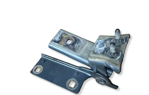 Peugeot 407 Tailgate/trunk/boot hinge 