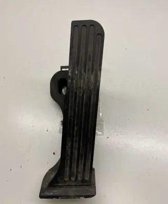 Volkswagen PASSAT B6 Accelerator throttle pedal 1K1723503L 6PV00860001