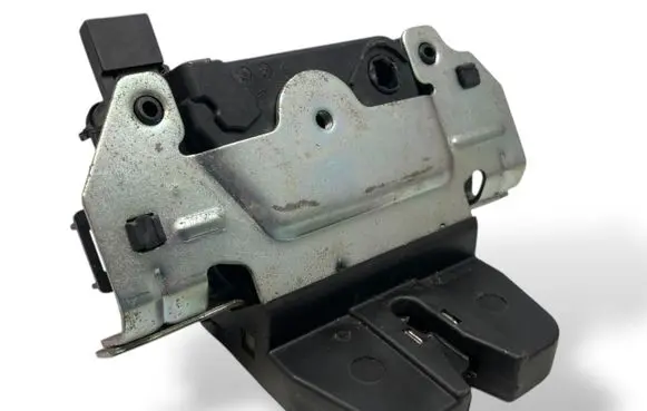 Opel Zafira B Tailgate/trunk/boot lock/catch/latch 8888511494 13117285